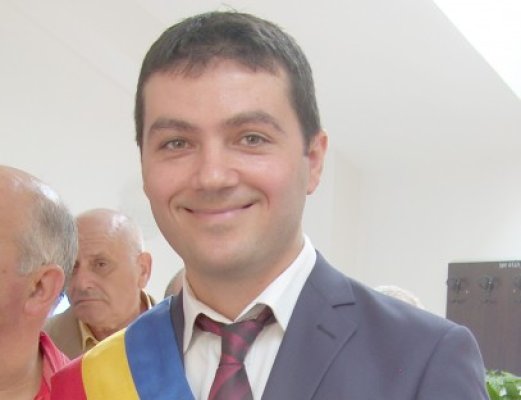 Primarul George Scupra a depus jurământul, în faţa Consiliului Local Ovidiu